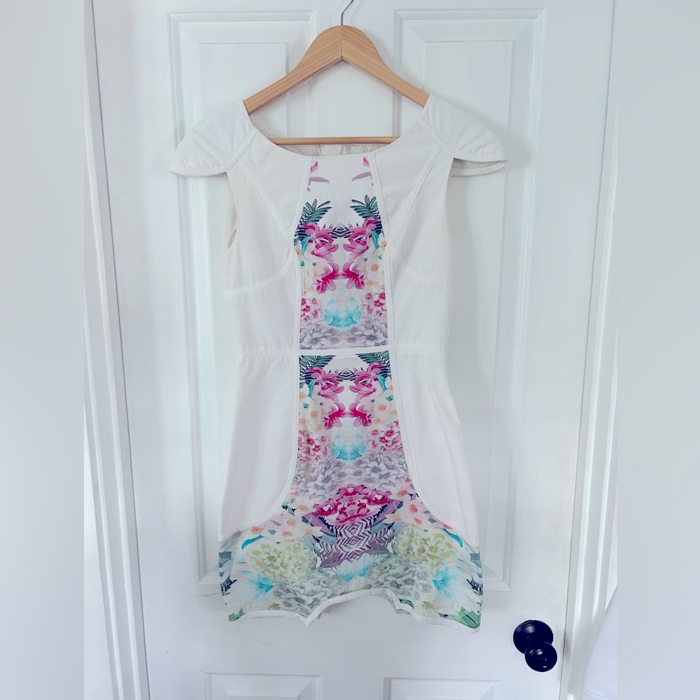 FINDERS KEEPERS cropped dress size medium.
